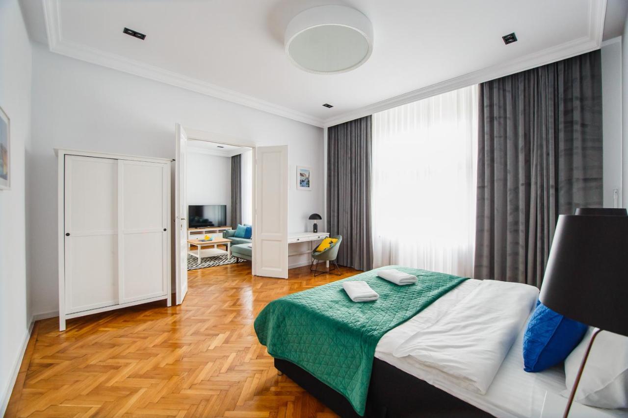 Spacious Riverviews Apartment Near Piata Unirii Oradea Exterior foto